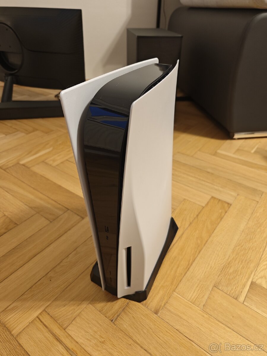 PS5 s mechanikou + příslušenství
