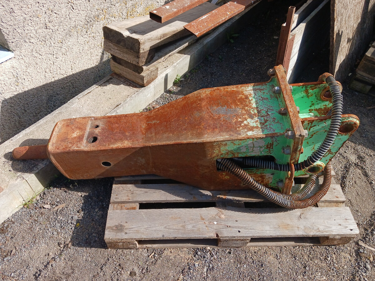 Hydraulické kladivo Montabert