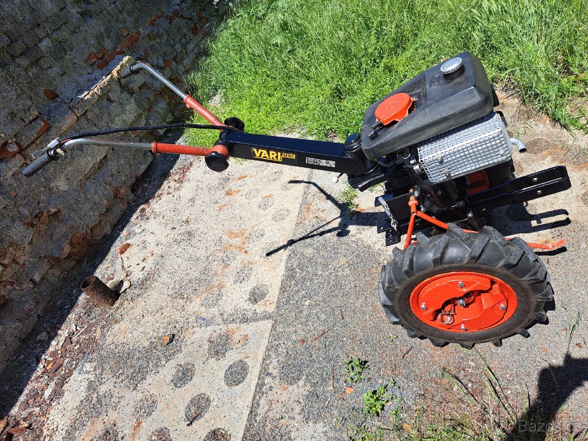 Tera vari traktor