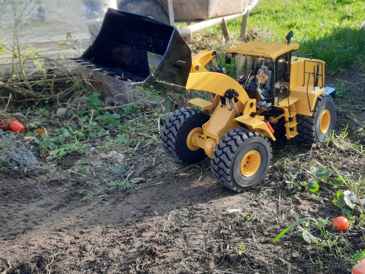 Rc nakladač wa470