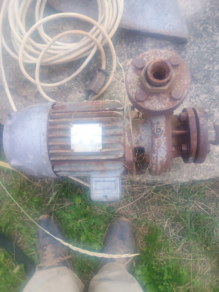 Elektromotor patkový cca 2 KW, 2800 ot/min