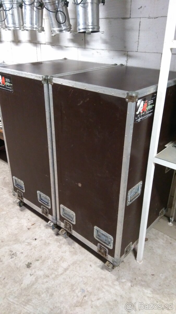 Prázdný case, přepravní box, kufr 125x82x63