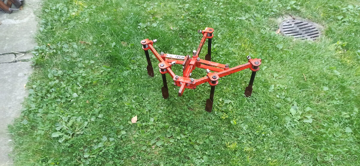 Vari tera kultivátor ( kypřič) radličkový KP-70 s nastavitel