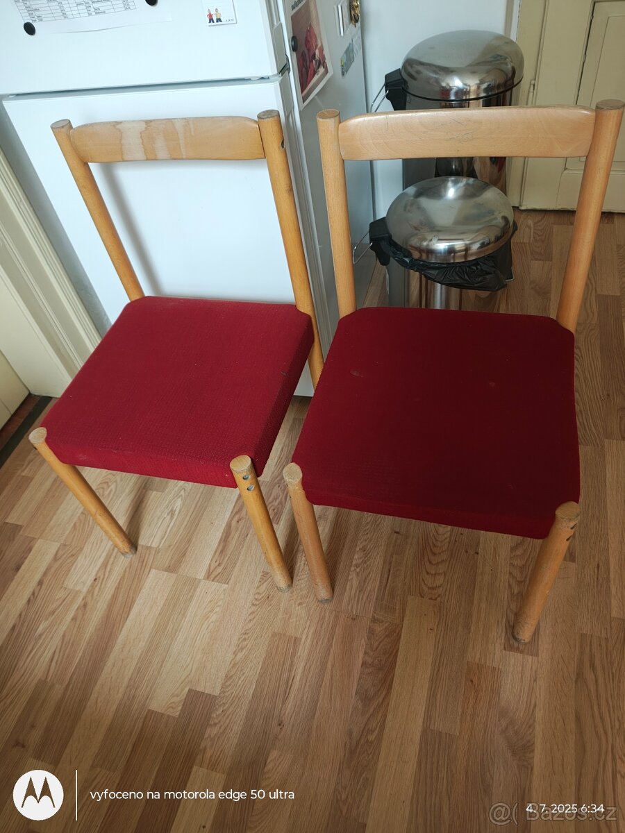 2 židle, cena za obě