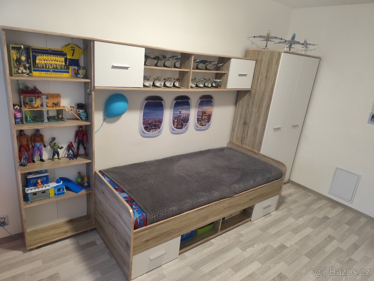 Dětský pokoj/postele (900x200cm) rošt, regál, skříň