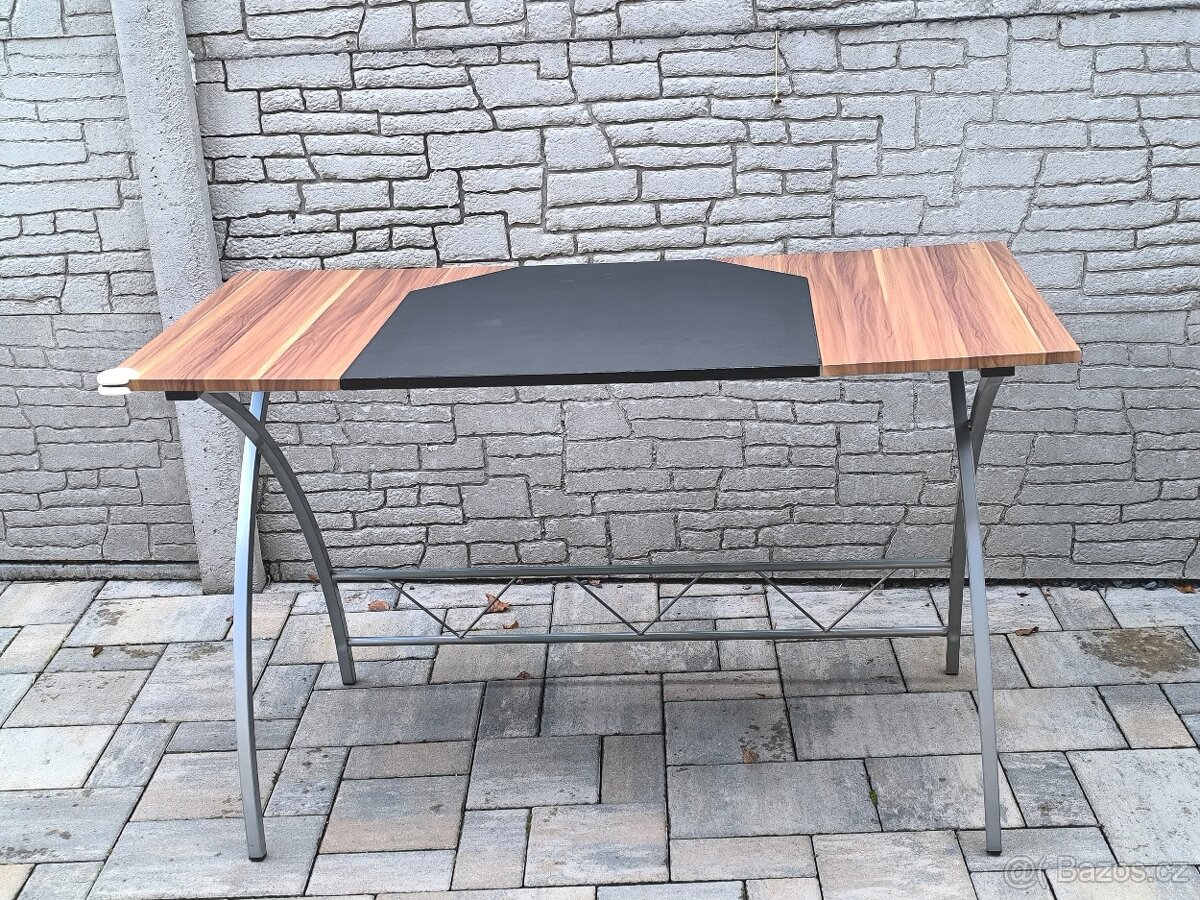 Prodám psací stůl (PC stůl)