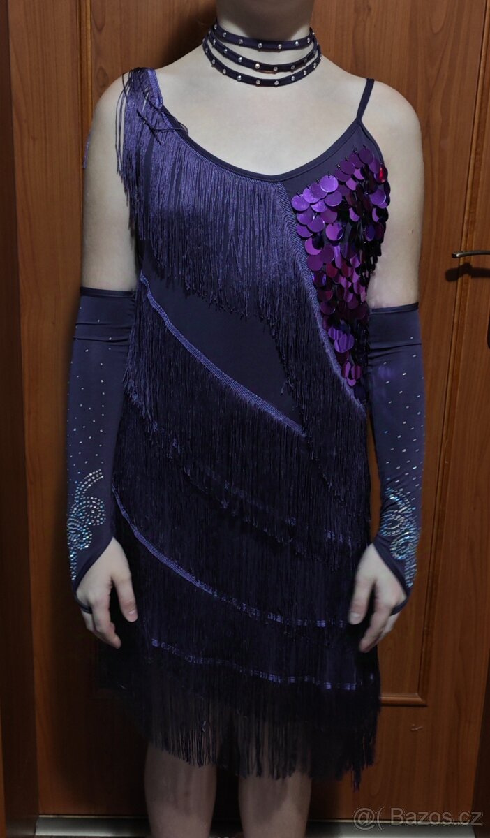 Šaty dámské velikost M na latinu