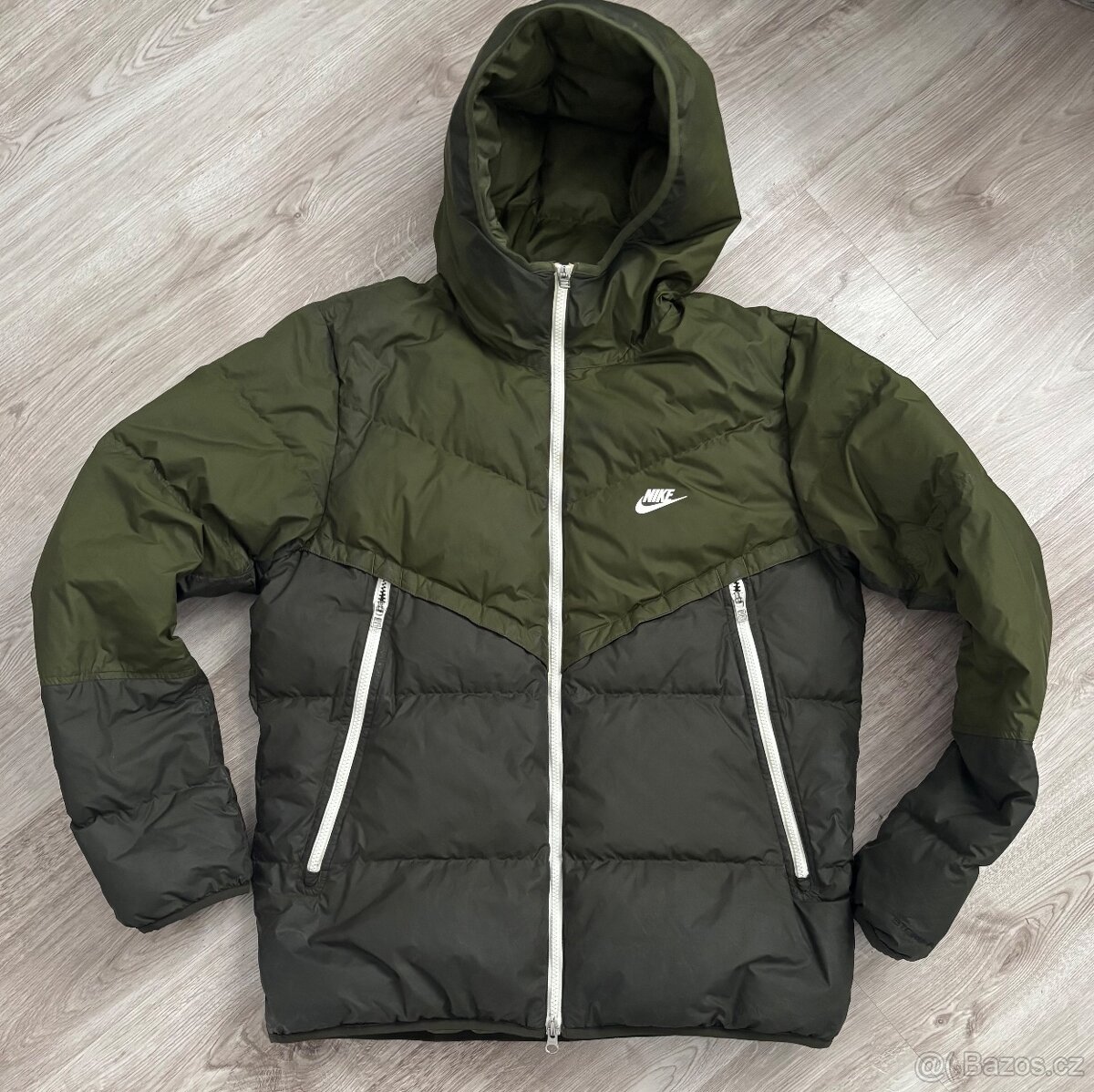 Zimní bunda Nike vel. M