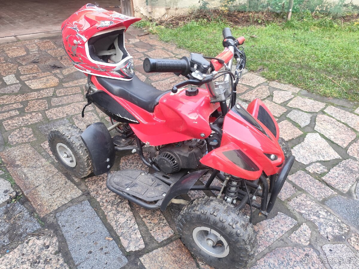 Rezervace. Dětská čtyřkolka, benzín, 50 ccm