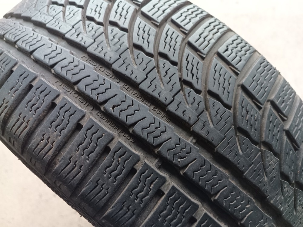 205/45 R17 NOKIAN (3919)
