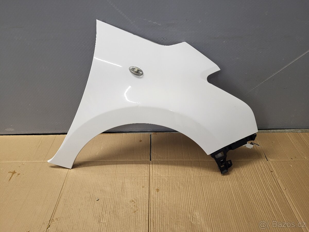 Pravý přední blatník Citroen C3 Picasso