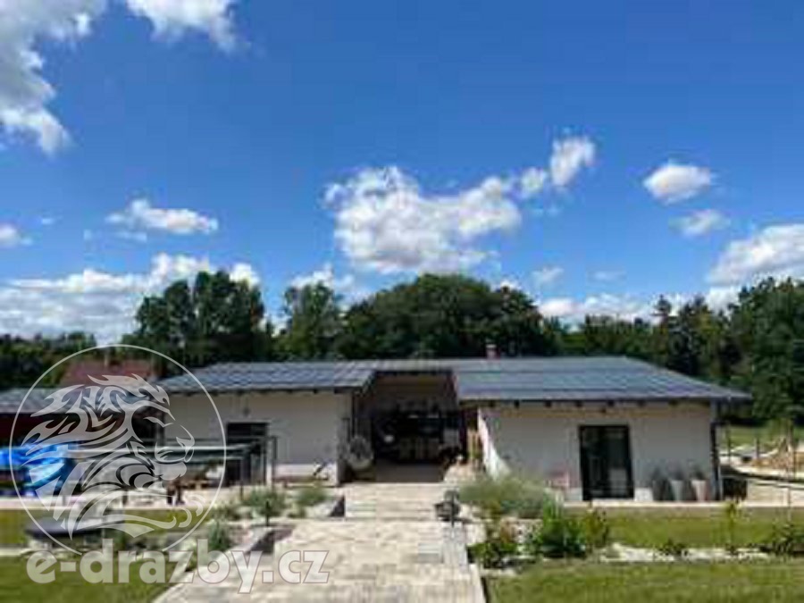 Rodinný dům 4+kk, 236 m2 s pozemky 2 849 m2 a