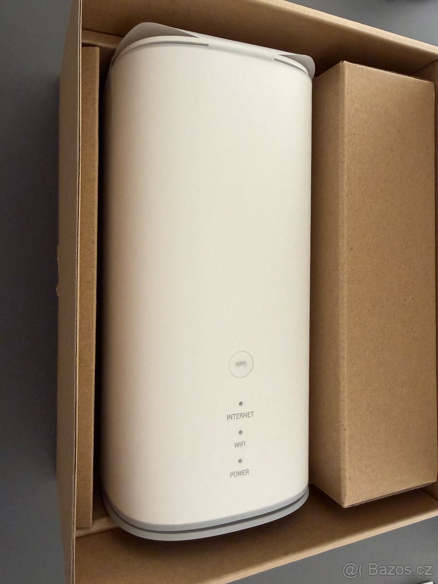 5G modem / Wi-Fi router