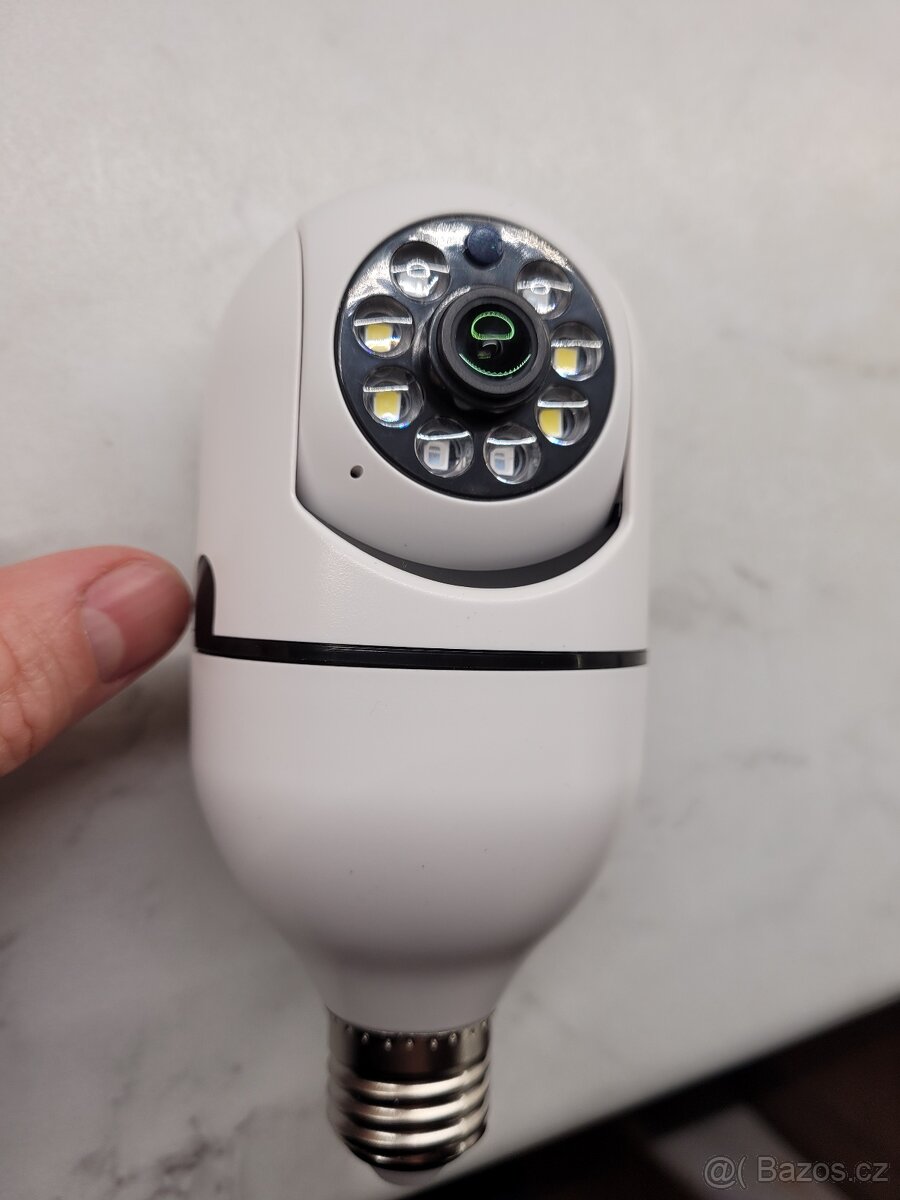 Domácí WIFI kamera do světelné objímky