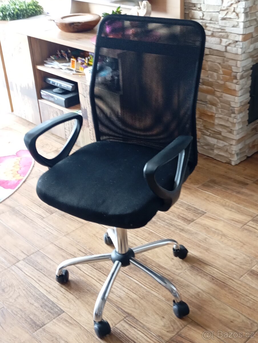 Dětská otočná židle IKEA