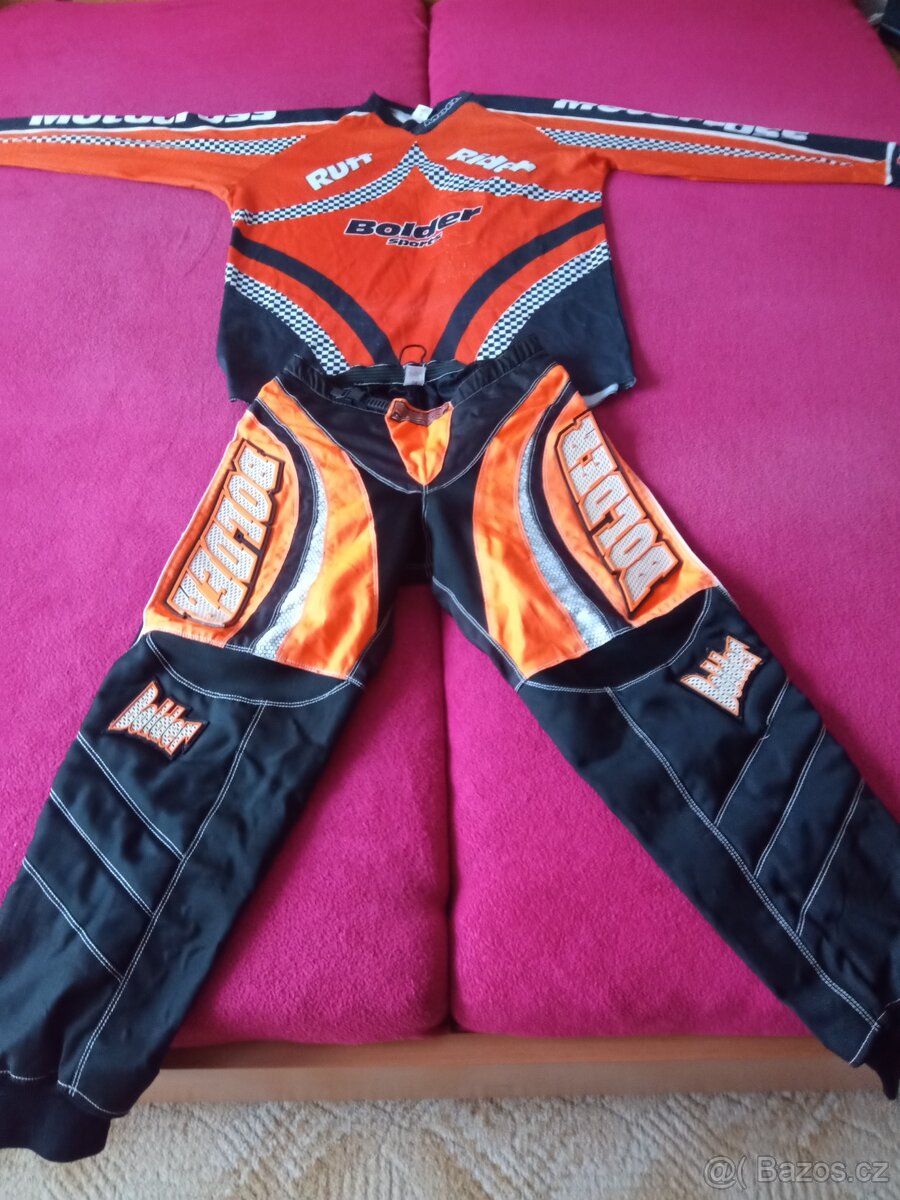 Motokrosové oblečení komplet.