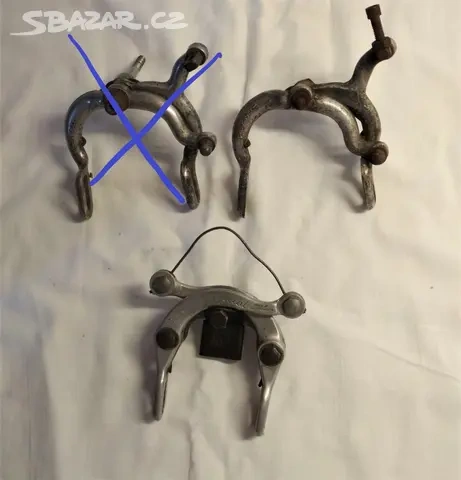 Staré díly ke kolu Favorit-dynama, čelisti, páky aj.