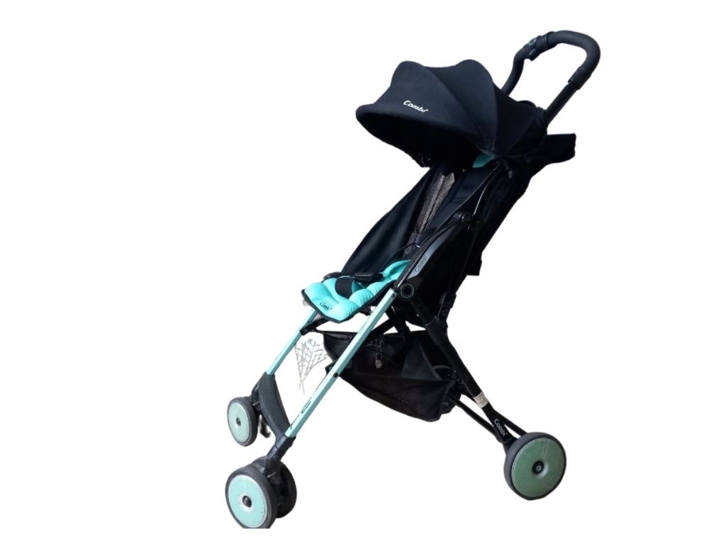 Prodám lehký sportovní kočárek Combi F2 (One hand Stroller)