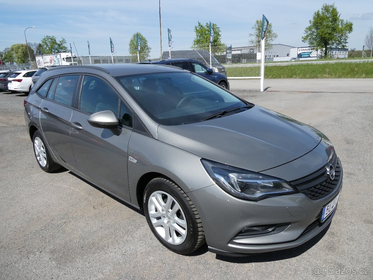 Opel Astra 1.6 CDTi 81kW LED,DPH,ČR,závěs