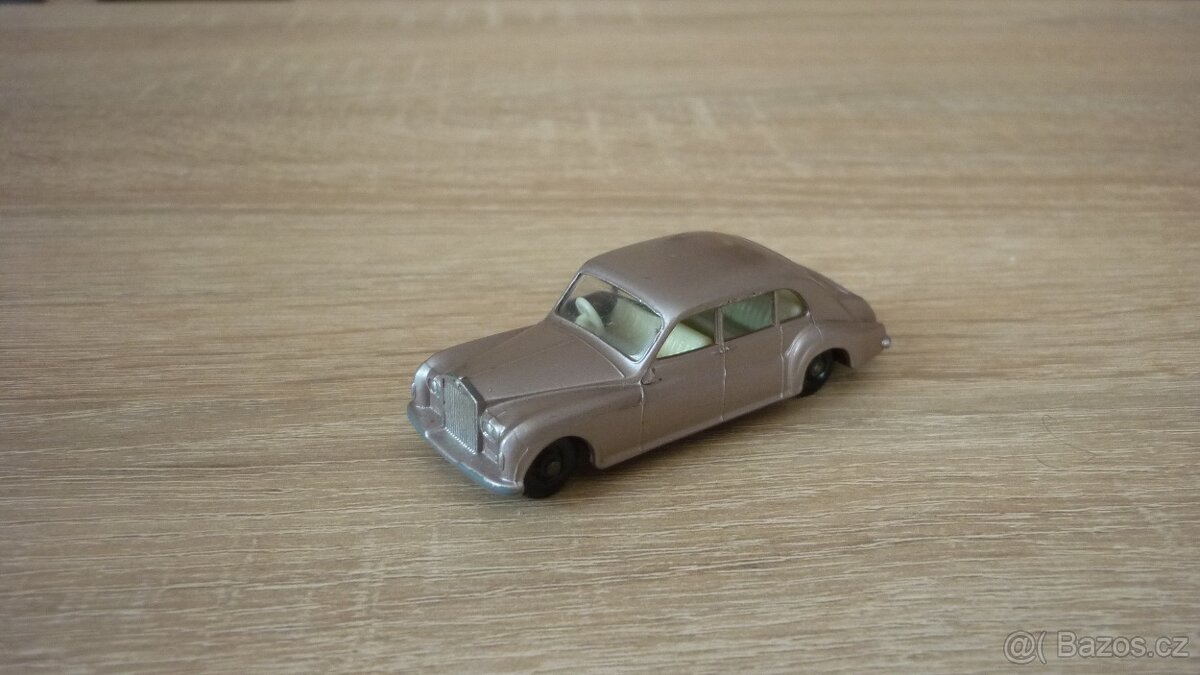 MATCHBOX RW ROLLS ROYCE PHANTOM NO 44 PLAST KOLA TOP STAV