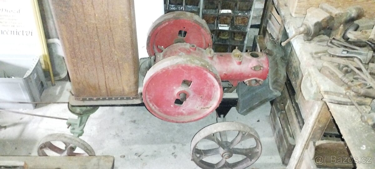 Stabilní motor, stabilák, Lorenz