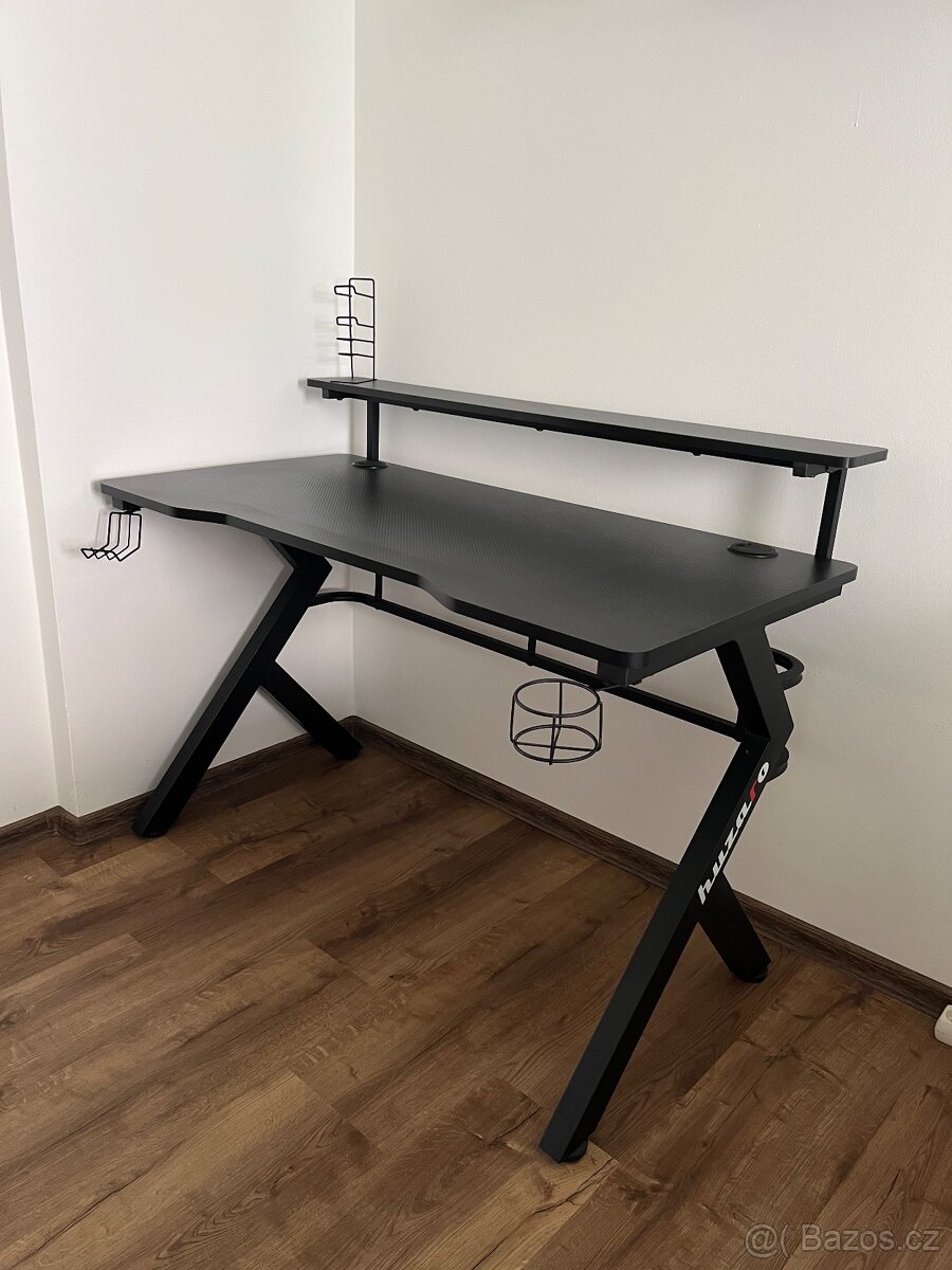 PC stůl