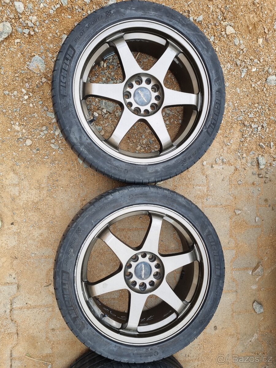 Japan Racing 18x8JJ + Michelin Pilot Sport 4 245/40