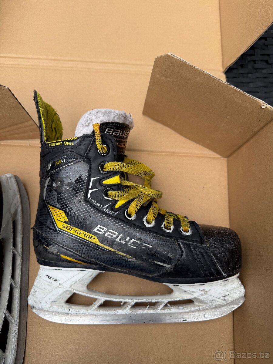 Hokejové brusle Bauer Supreme velikost 33 (Y13)