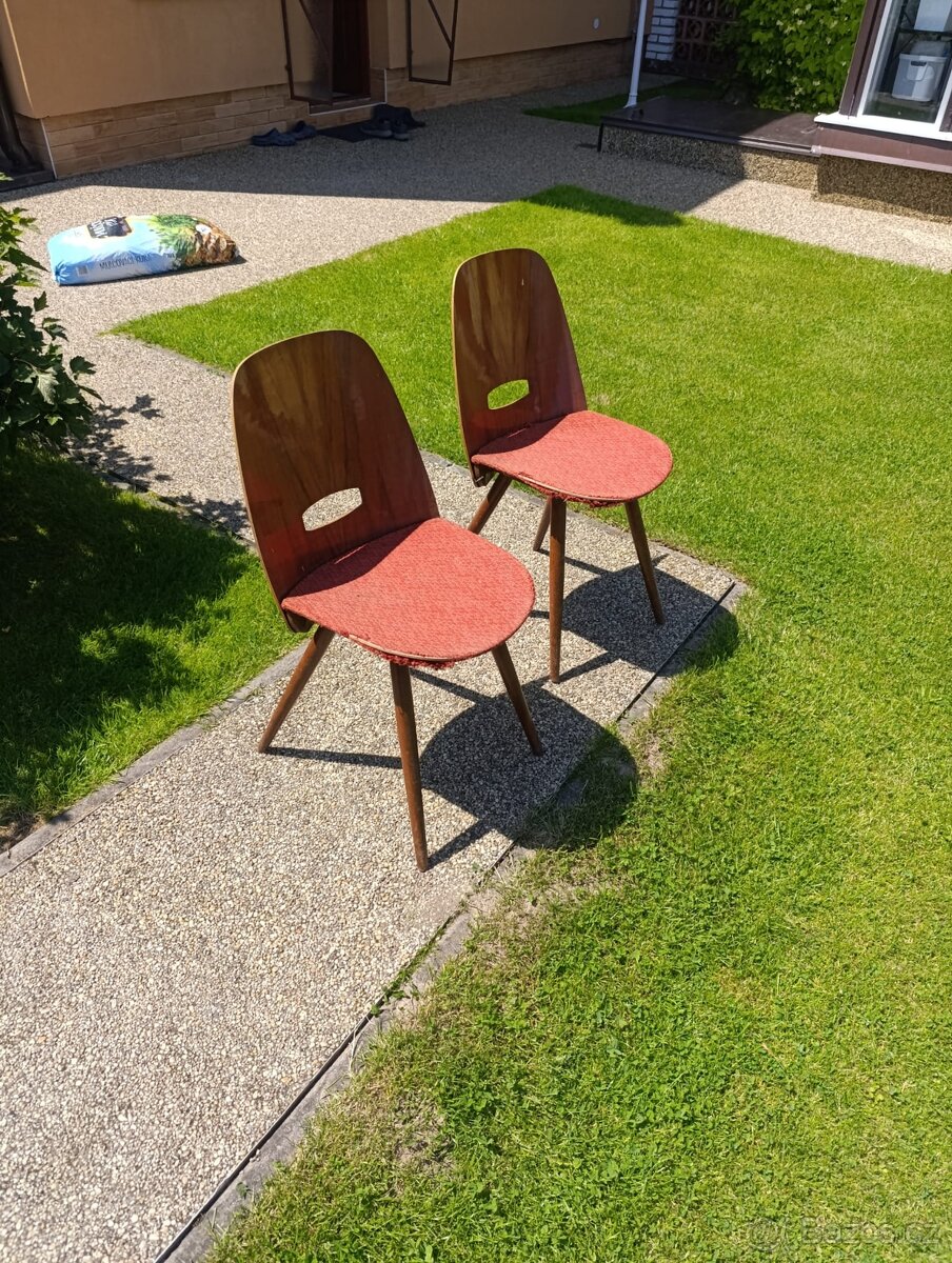 Pohodlné české retro židle před renvací