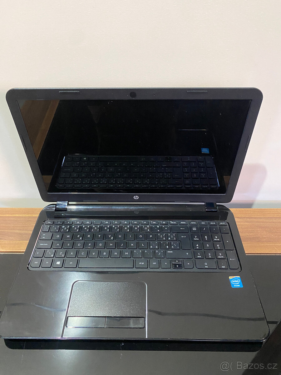 HP 15-r004sc - Intel N2815, 8gb, ssd