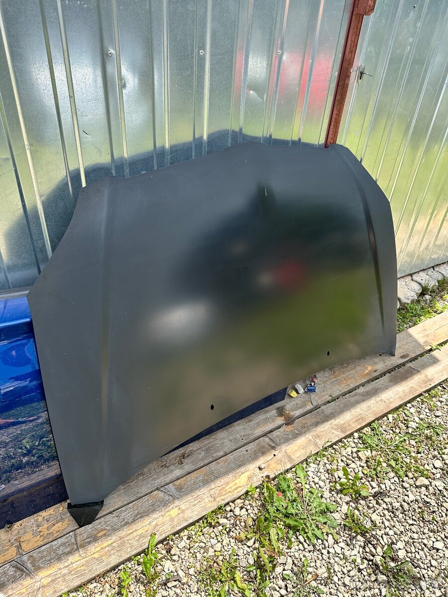 Prodam predna kapota Toyota Corolla 2002-2007 Nová Nie origi
