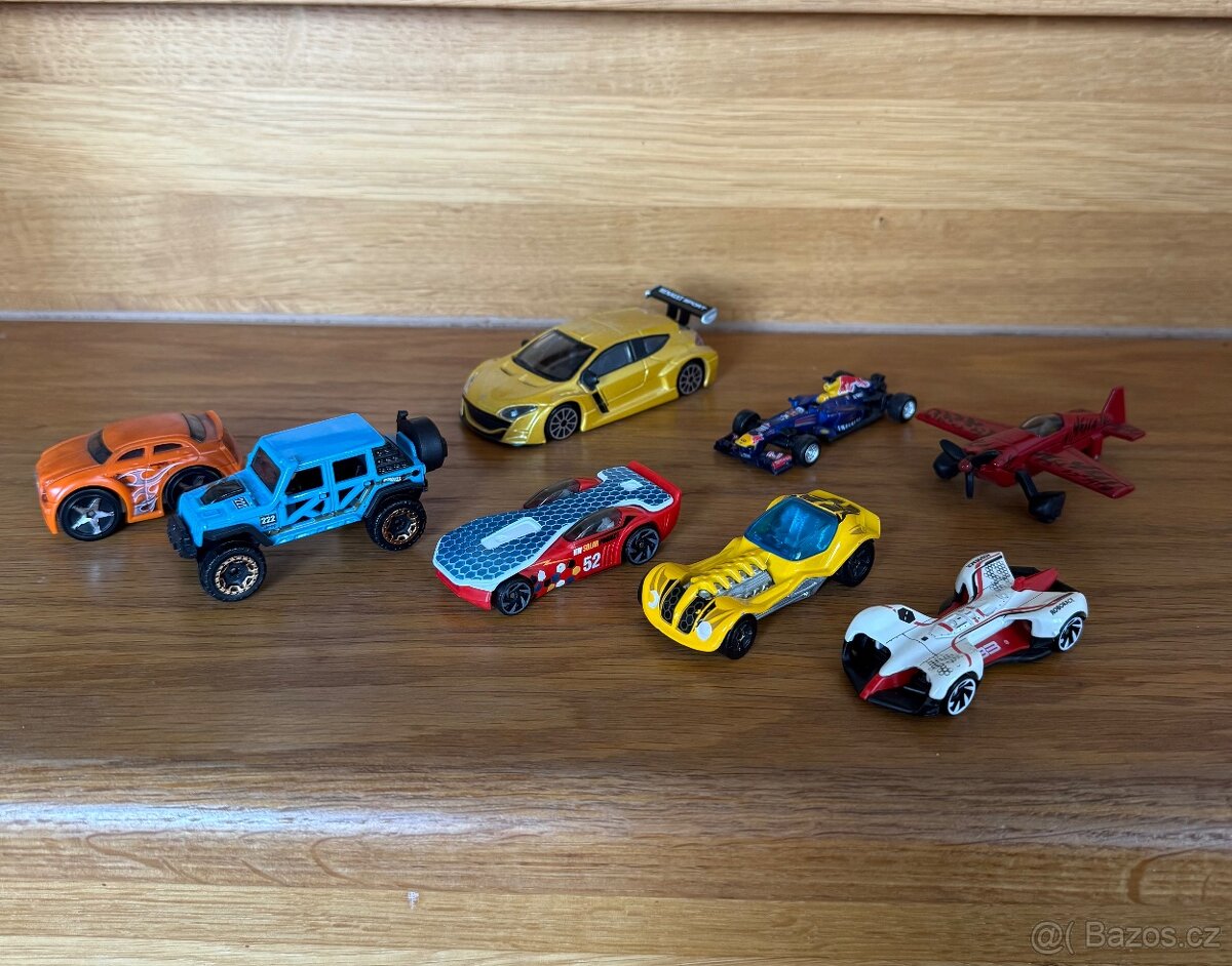 Autíčka Hot Wheels. Bburago, Siku
