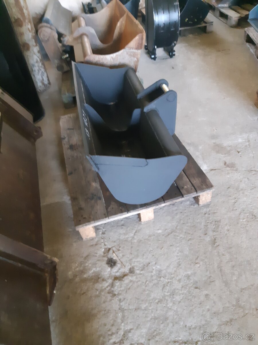 planýrovací lopata pevná