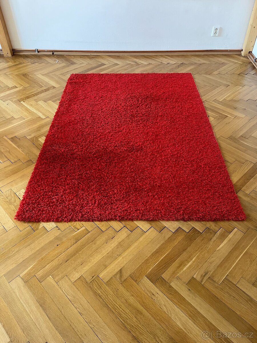 Koberec HAMPEN IKEA vysoký vlas,červený, 133x195cm