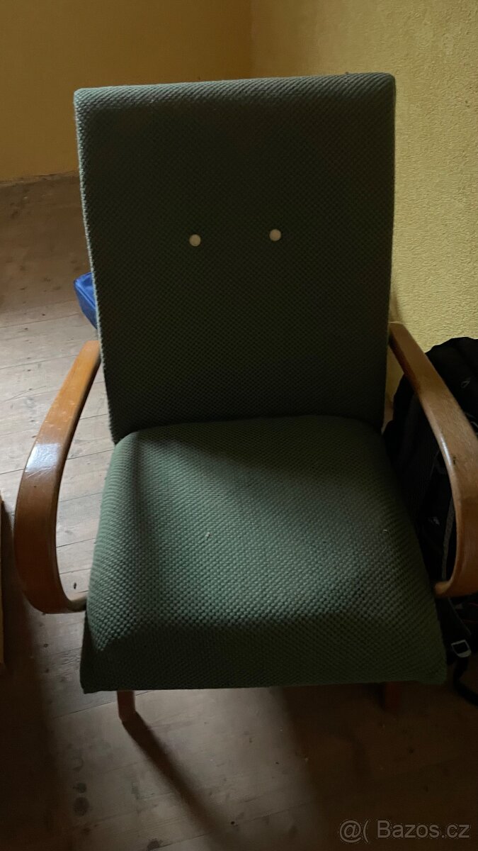 Starší retro křesla