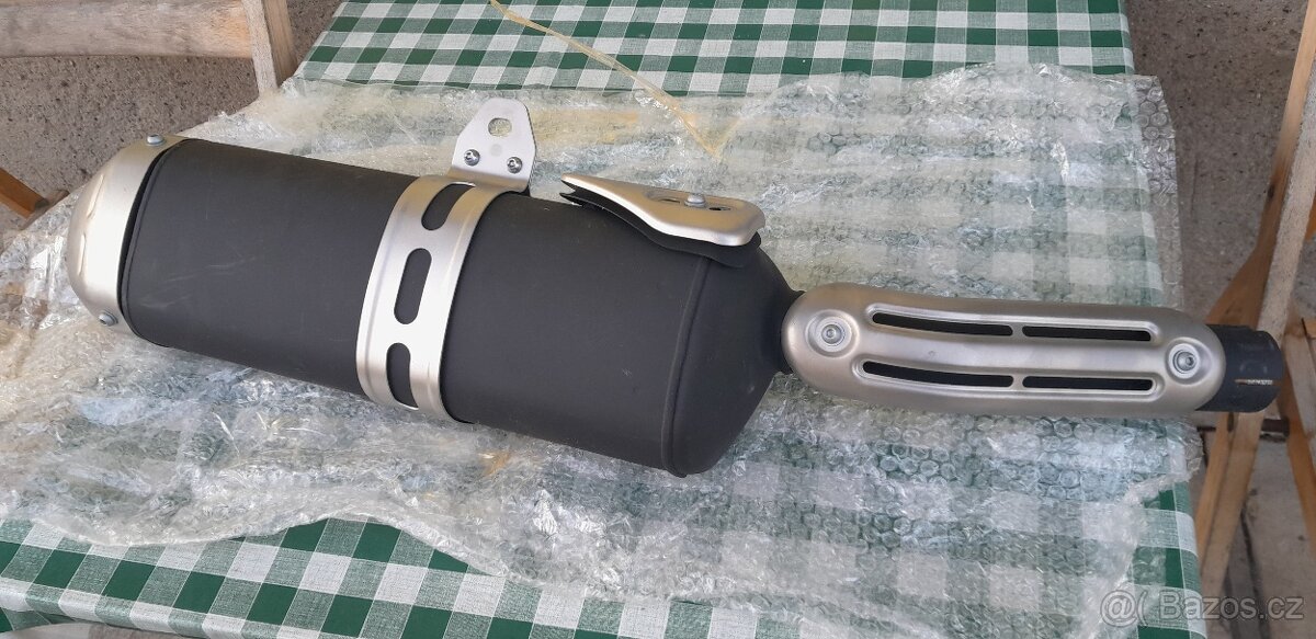 XTZ 700 Tenere výfuk