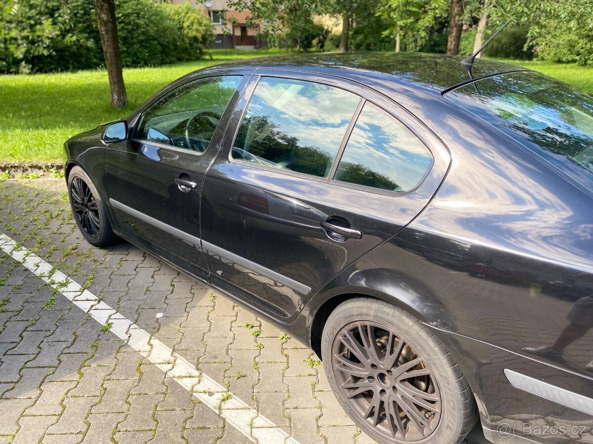 Octavia 2 2.0 FSi 6.st manuál.