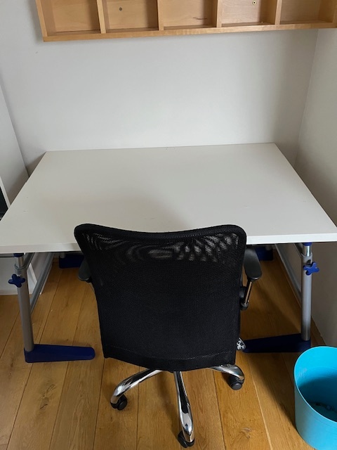 Psací stůl s židlí IKEA