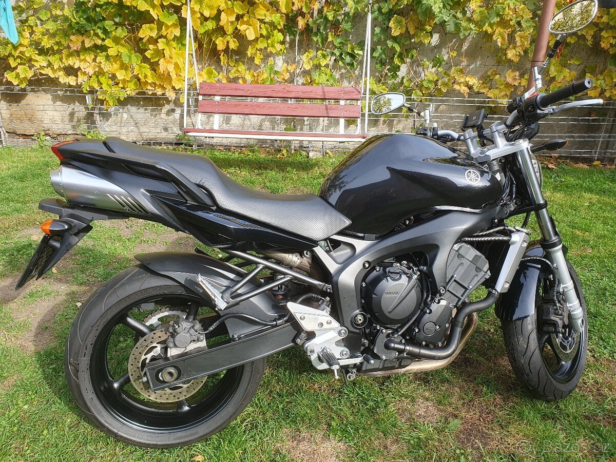 Prodám Yamaha FZ6 FAZER najeto 19 586km