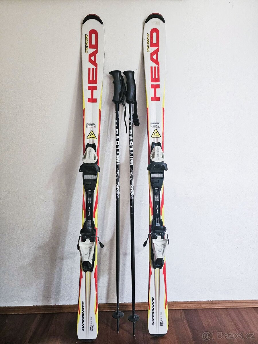 dětský lyžařský set – lyže 137 cm, hůlky 110 cm, lyžáky 305