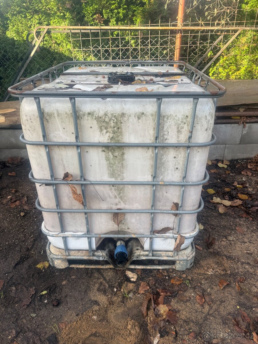 Nádrž na vodu 1000L