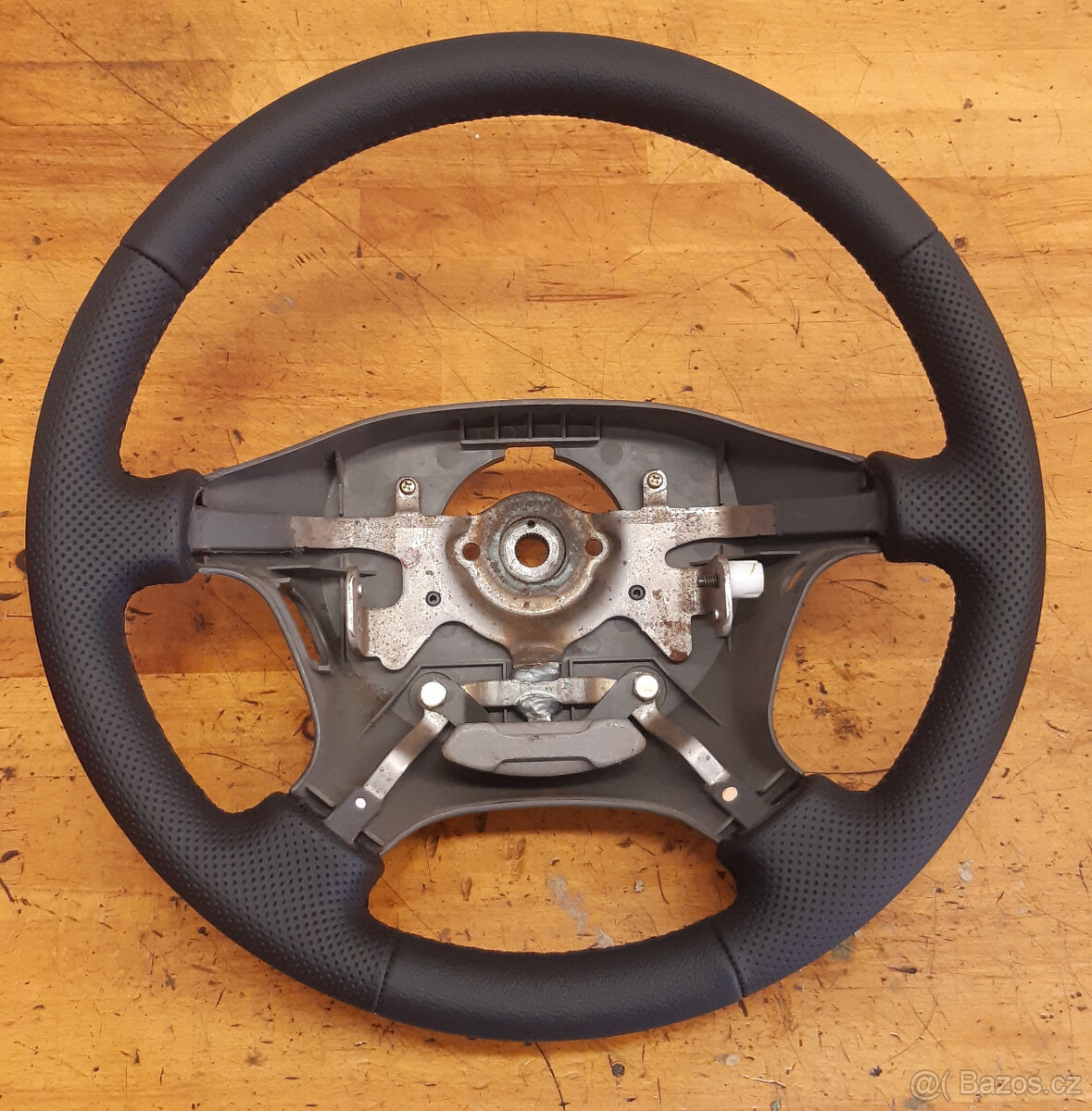 KOŽENÝ VOLANT SUZUKI JIMNY