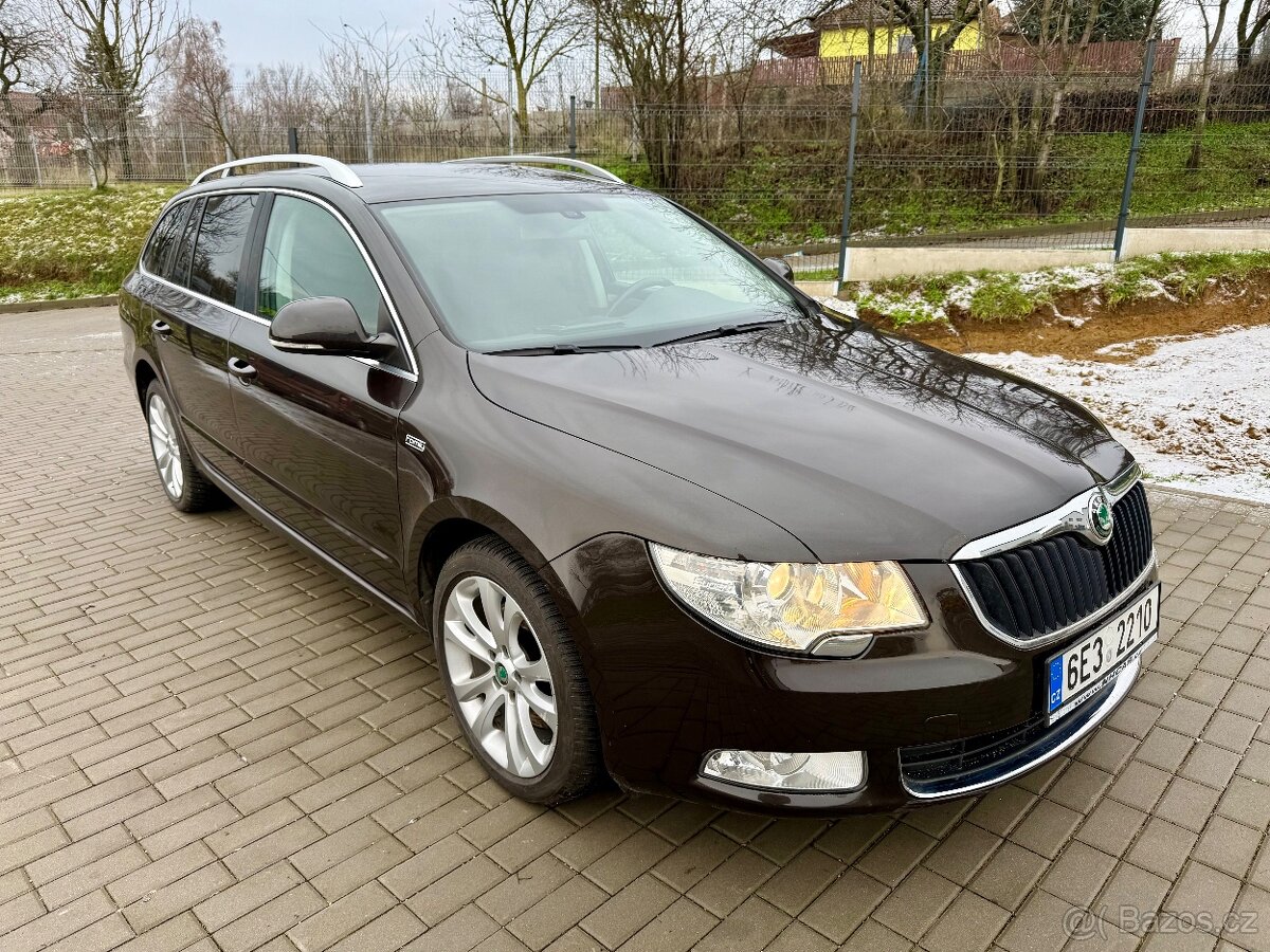 Škoda Superb Combi 2.0 TDI 9/2012 Family / NAVIGACE