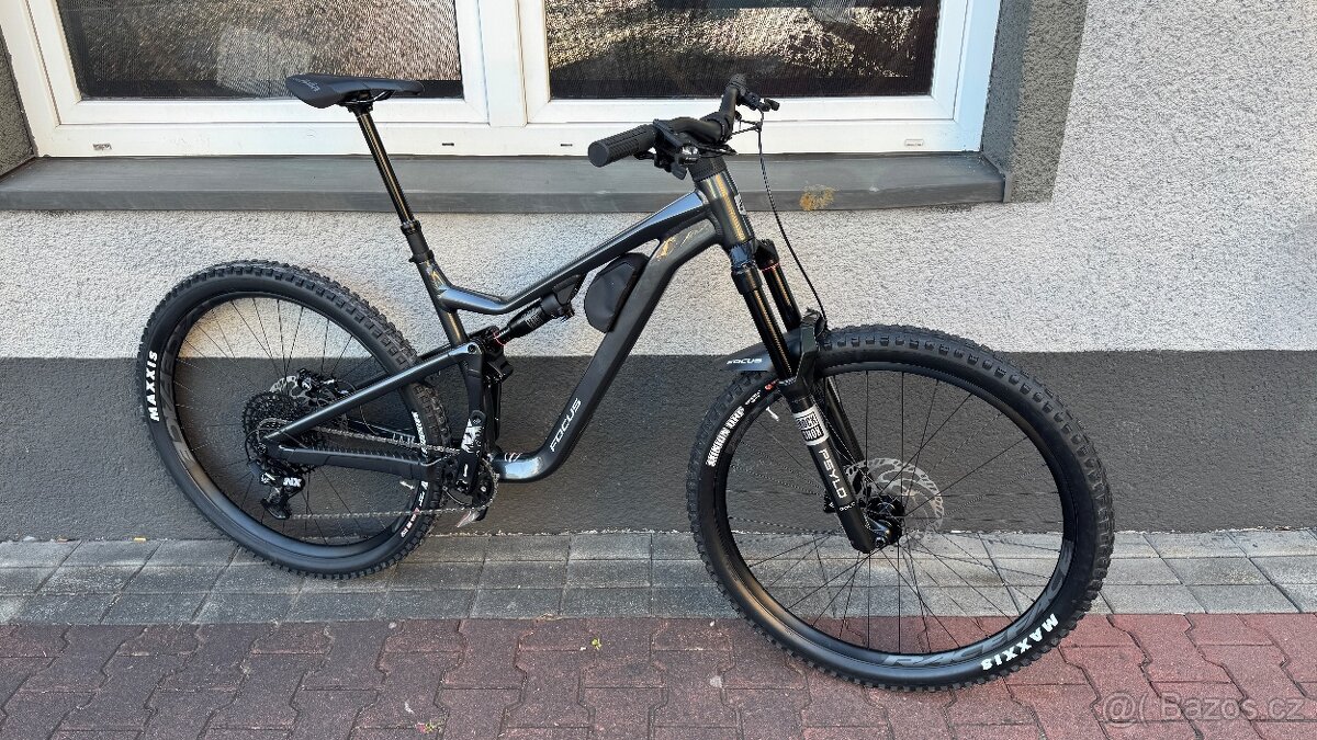 Horské kolo Focus JAM 6.8 Black