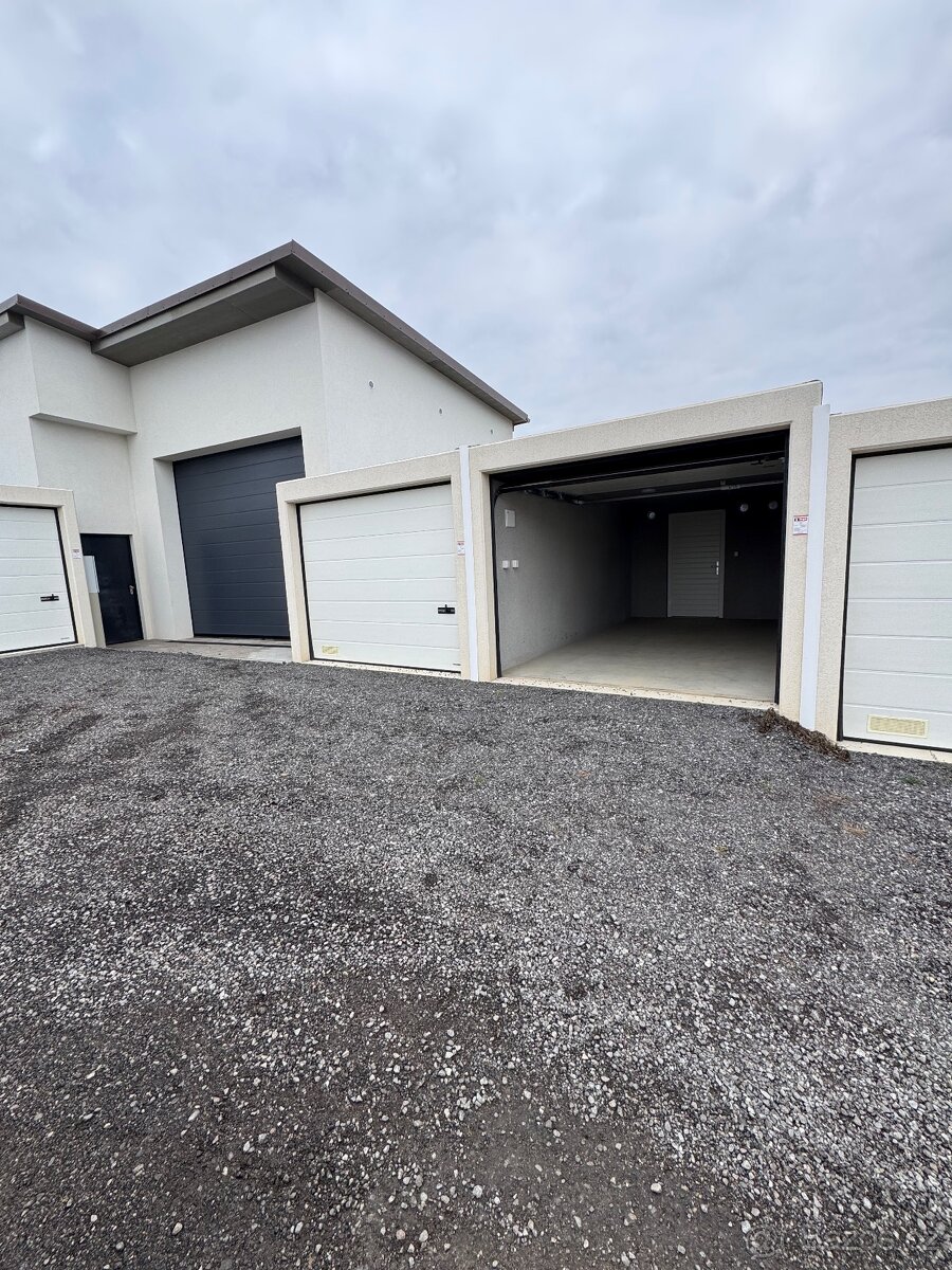 Pronájem garáže Světlá nad Sázavou