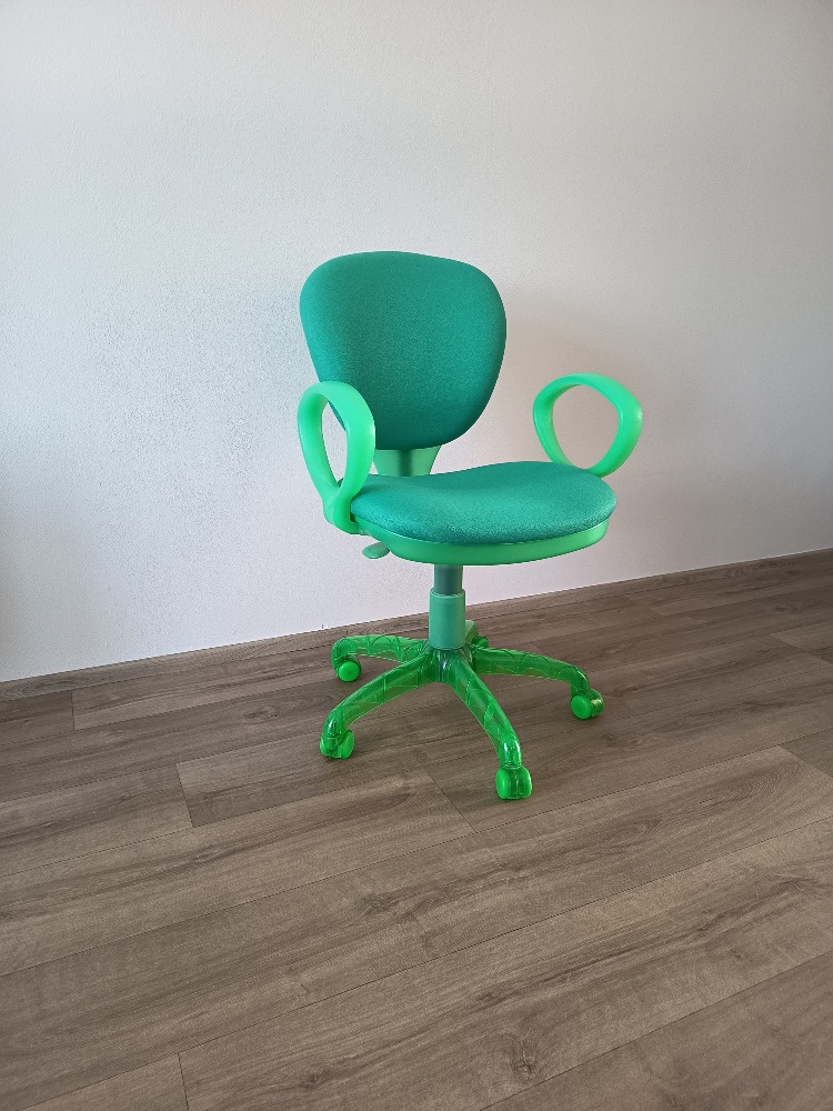 Dětská židle k psacímu stolu