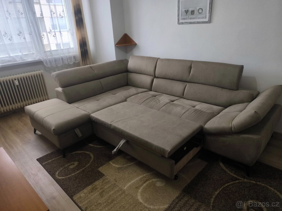 Rozkládací rohová sedačka top stav