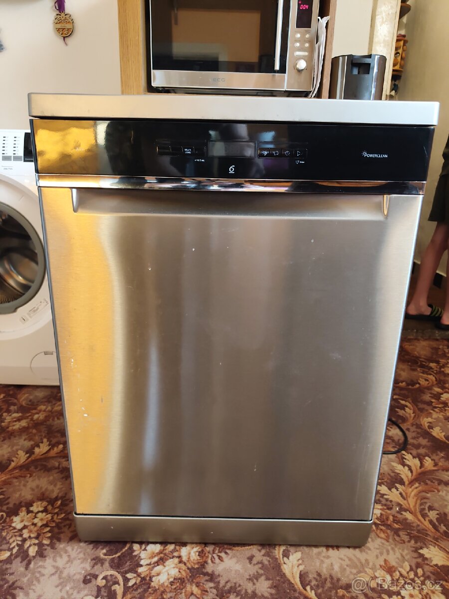 Myčka Whirlpool - nefunkční