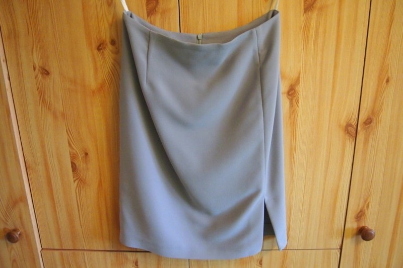 Krátká šedá sukně s podšívkou, velikost 38, délka 53,5 cm, p