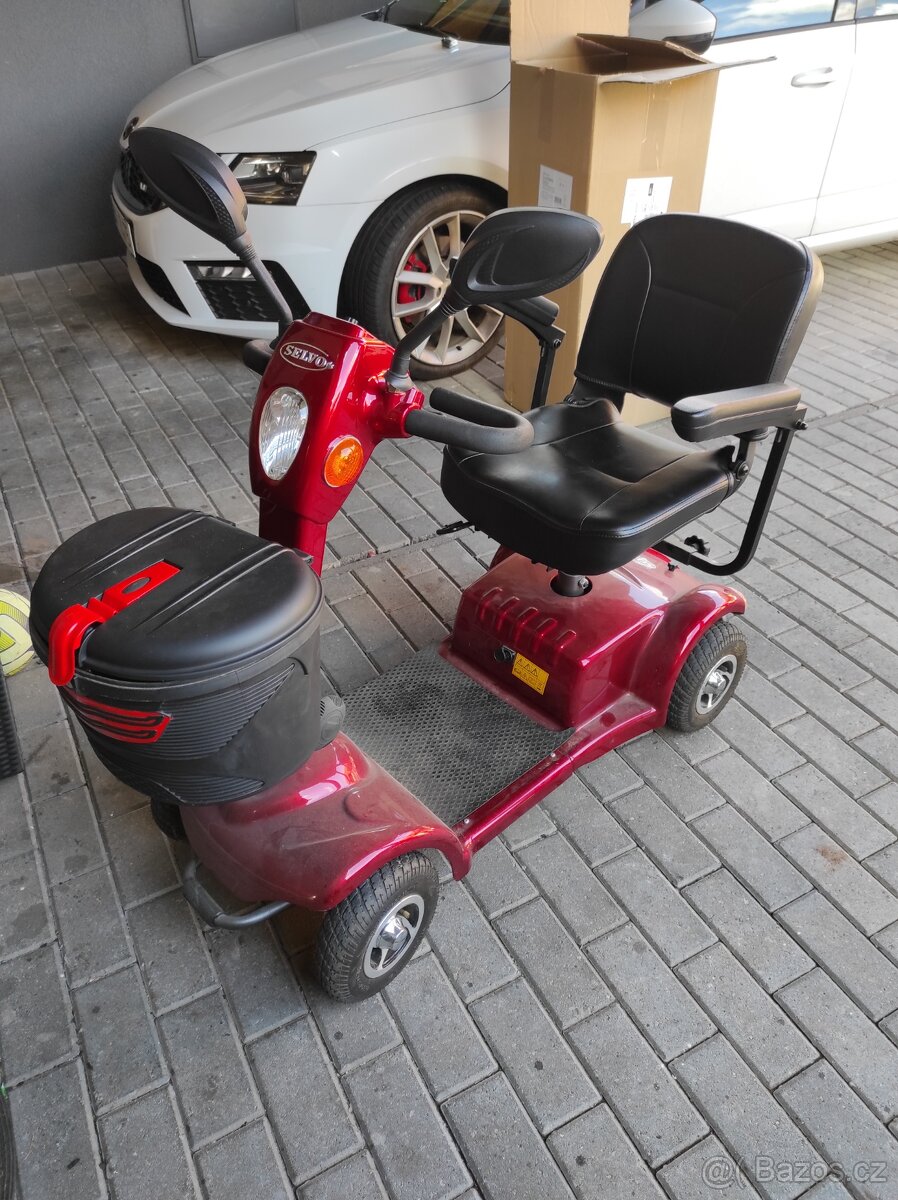 Invalidní, seniorský vozík ( skútr) SELVO 4250
